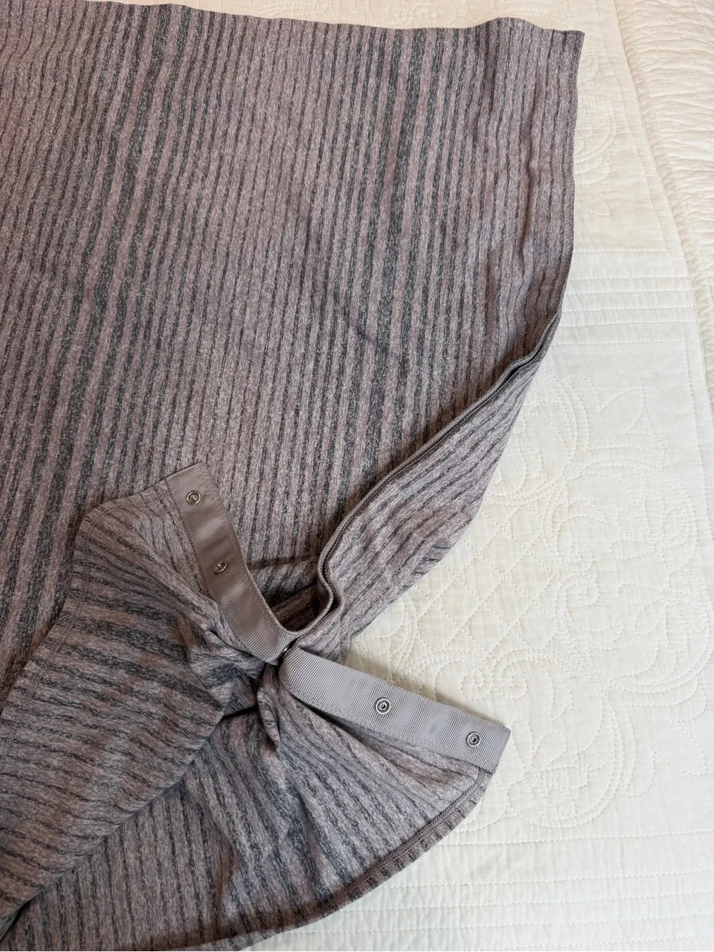 Lululemon Vinyasa Scarf Akido Stripe One Size Shawl Wrap Grey/Purple Accessory